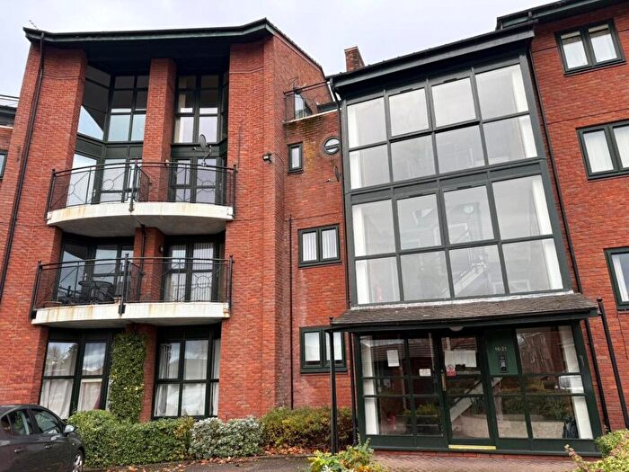 2 Bedroom Flat For Sale In Priory Wharf, Birkenhead, Merseyside, CH41