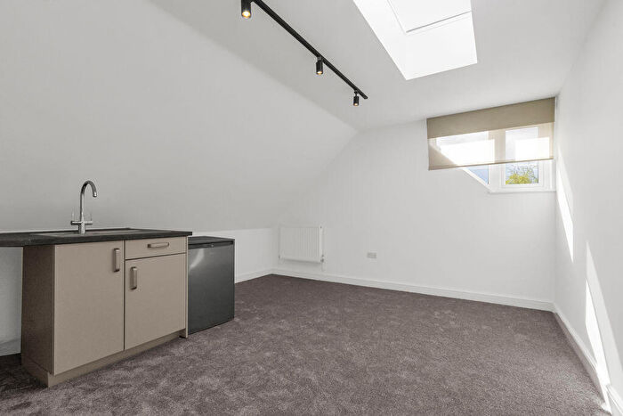 Studio To Rent In *** All Bills Are Included *** Barnet, EN5