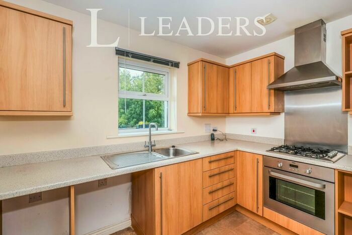 2 Bedroom Apartment To Rent In East Shore Way, Portsmouth, PO3