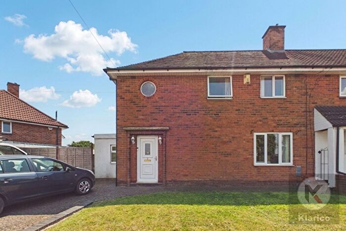 3 Bedroom Semi-Detached House For Sale In Mirfield Road, Birmingham, B33