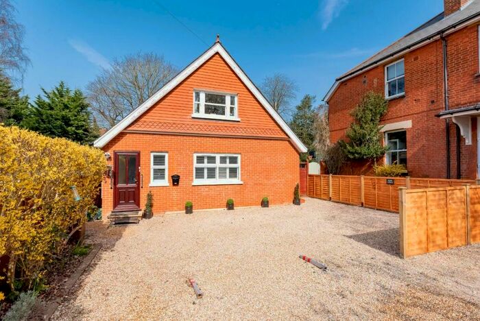 2 Bedroom Detached House To Rent In A Middle Gordon Road, Camberley, GU15