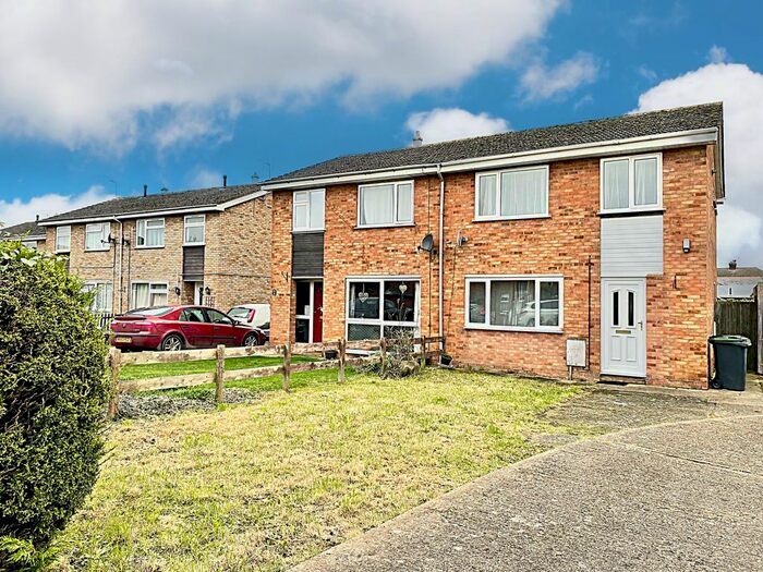 3 Bedroom Semi-Detached House To Rent In Springfield Way, Cranfield MK43