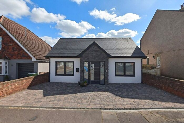 4 Bedroom Bungalow For Sale In Standard Road, Bexleyheath, DA6