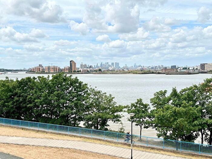 2 Bedroom Flat To Rent In Miles Close, London, SE28