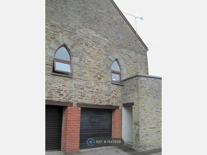 2 Bedroom Flat To Rent In The Escomber, Callington, PL17