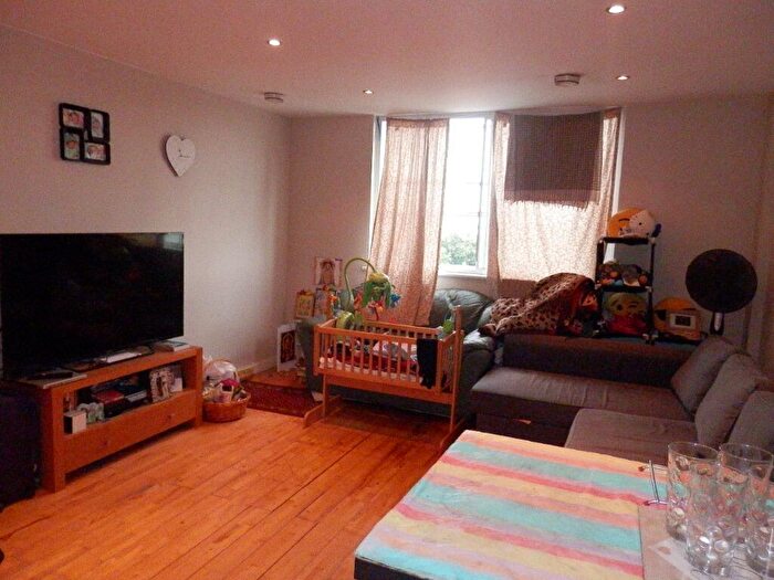 1 Bedroom Flat To Rent In Priory Heights, Dunstable, LU5