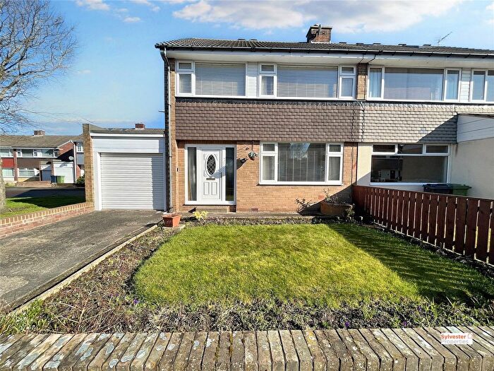 3 Bedroom Semi-Detached House For Sale In Laburnum Grove, Sunniside, Newcastle Upon Tyne, NE16