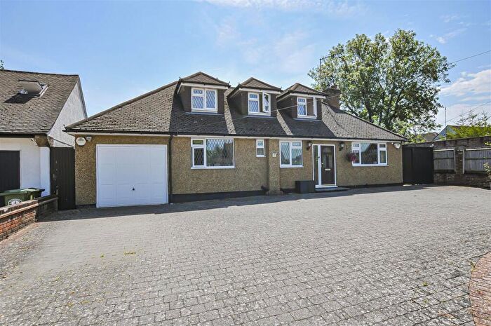 4 Bedroom Detached House For Sale In Woodside Road, Bricket Wood, St. Albans, AL2
