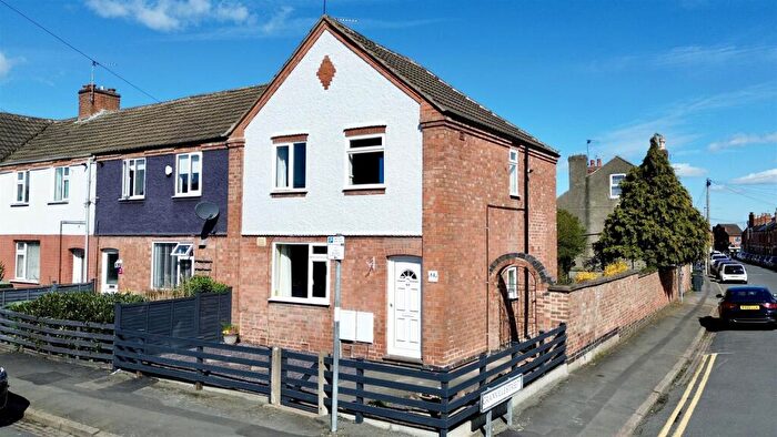 3 Bedroom Semi Detached House For Sale In Burleigh Road, Loughborough, LE11