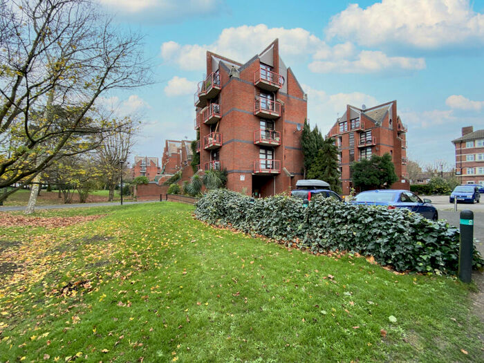 2 Bedroom Flat To Rent In Mayflower Street, London, SE16