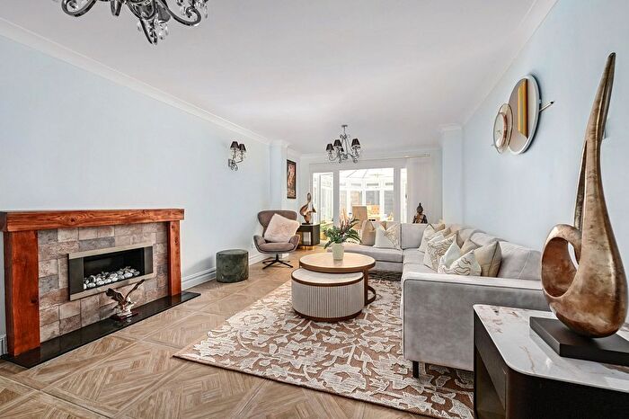 5 Bedroom Detached House For Sale In Stanwell, Surrey, TW19