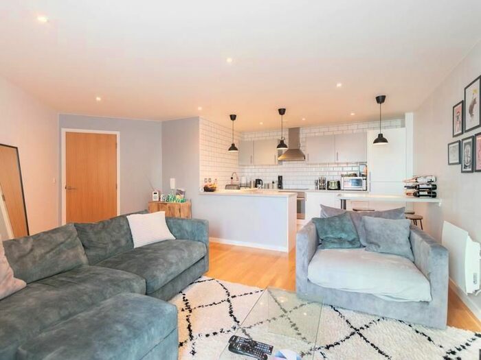 2 Bedroom Property To Rent In Gateway South, Marsh Lane, LS9
