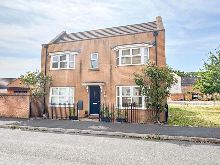 3 Bedroom Detached House For Sale In Oak Leaze, Patchway, Bristol, BS34