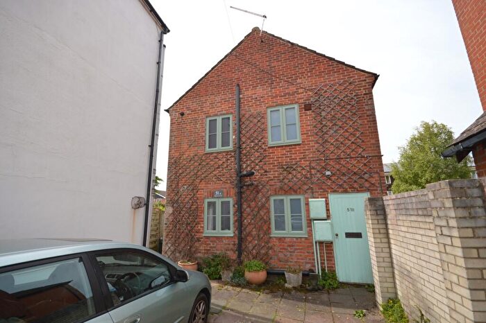 2 Bedroom Flat To Rent In New Street, Lymington, Hampshire, SO41