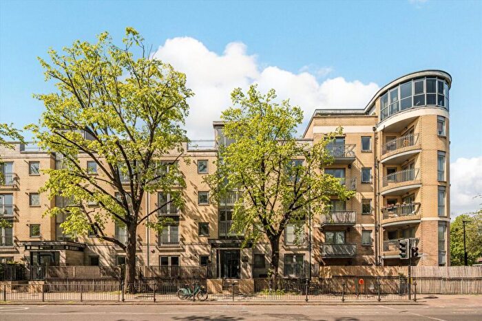 2 Bedroom Flat For Sale In Essex Road, Islington, N1