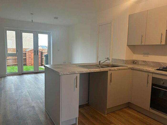 2 Bedroom End Of Terrace House To Rent In Scotney Drive, Dartford, DA9