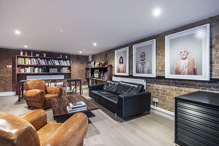 1 Bedroom Flat For Sale In Gowers Walk, London, E1