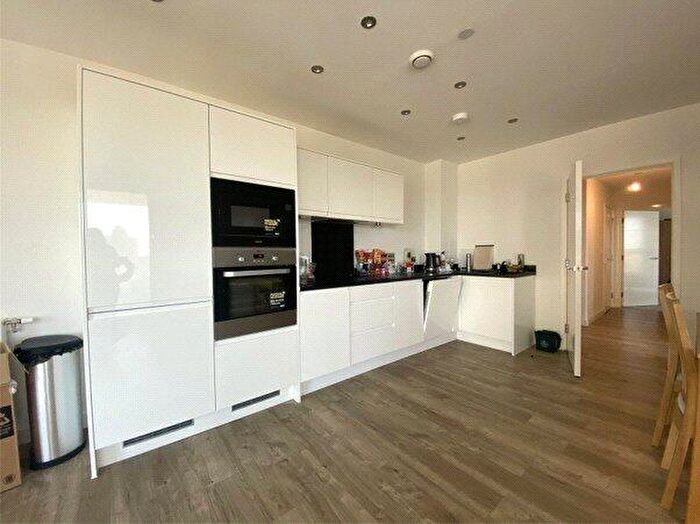 3 Bedroom Flat To Rent In Baronet House, London, NW10