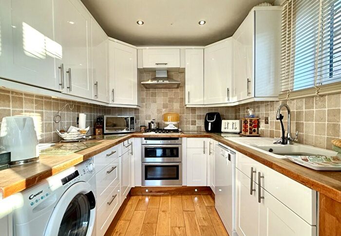 3 Bedroom Detached Bungalow For Sale In Hamilton Grove, Peel Common, PO13