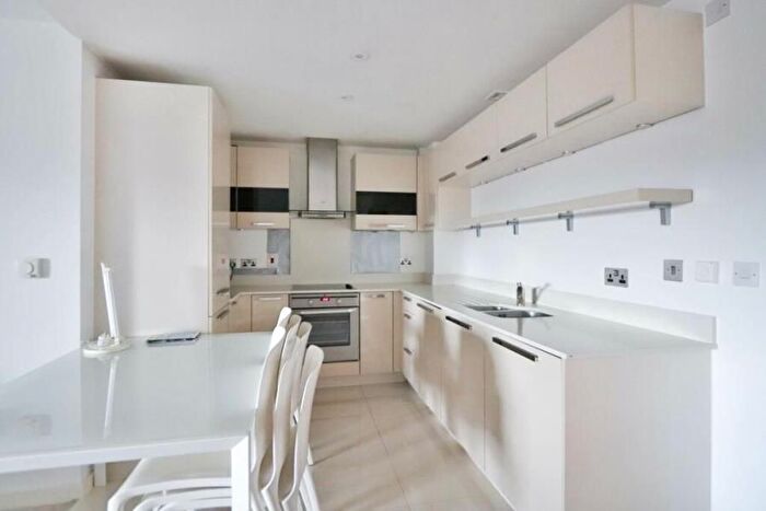 2 Bedroom Flat To Rent In Alexandra Terrace, Guildford, GU1