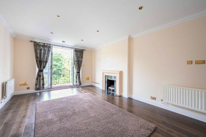 3 Bedroom Flat To Rent In Chapman Square, Wimbledon Common, London, SW19
