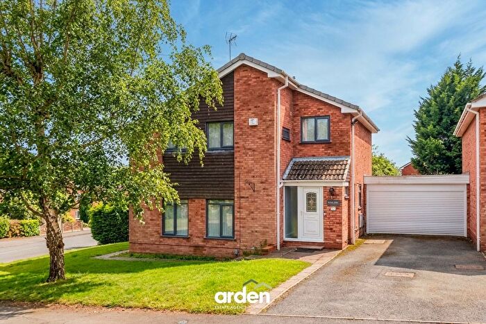 4 Bedroom Detached House For Sale In Lechlade Close, Redditch, B98