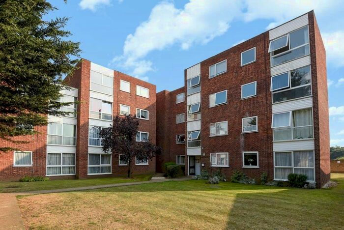 1 Bedroom Flat To Rent In Staines Road West, Sunbury-On-Thames, TW16