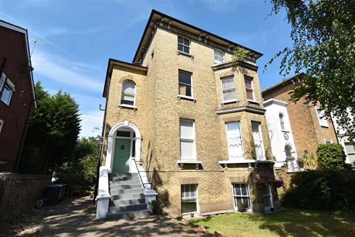 1 Bedroom Apartment To Rent In Surbiton Hill Park, Surbiton, KT5