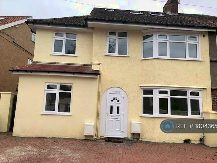 3 Bedroom Flat To Rent In New Malden/Kingston, New Malden/Kingston, KT3