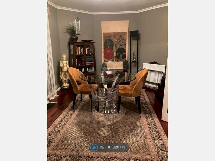 2 Bedroom Flat To Rent In Limes Gardens, London, SW18