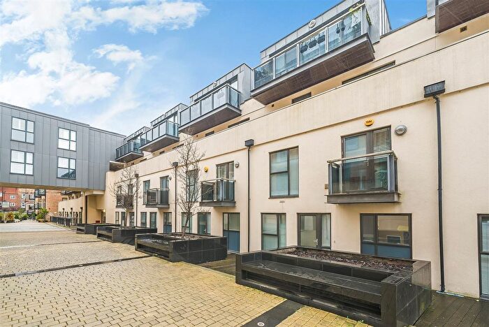 1 Bedroom Flat To Rent In Old Post Office Walk, Surbiton, KT6