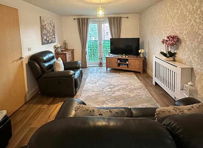 2 Bedroom Flat To Rent In Lawnhurst Avenue, Manchester, M23