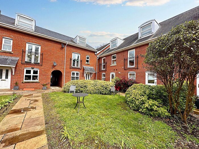 1 Bedroom Flat For Sale In Newmans Close, Wimborne, BH21