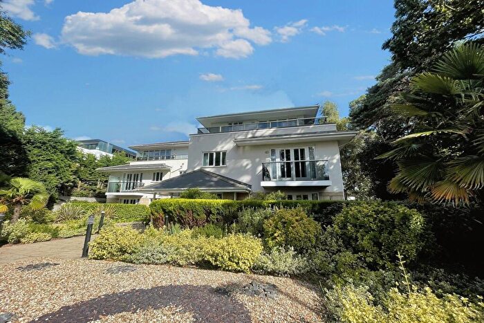 2 Bedroom Flat For Sale In Canford Cliffs, BH13