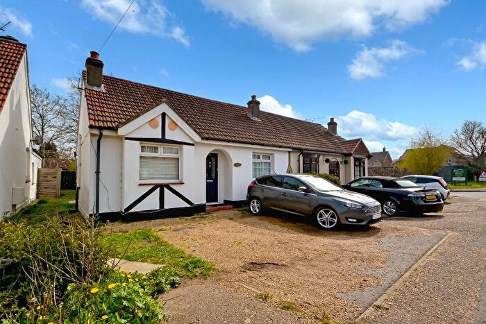 2 Bedroom Bungalow For Sale In Lidsey Road, Woodgate, Chichester, West Sussex, PO20