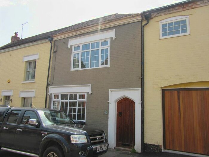 2 Bedroom Terraced House To Rent In High Street, Newent, GL18