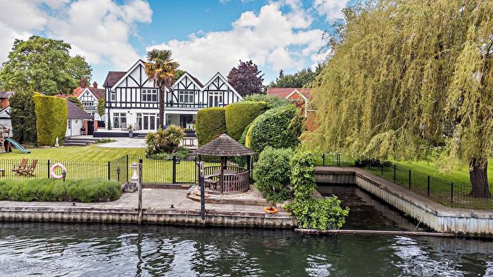 7 Bedroom Detached House For Sale In Fishery Road, Bray, SL6