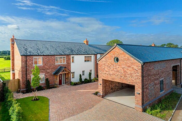 5 Bedroom Detached House For Sale In Belgrave Garden Mews, Pulford, Chester, CH4