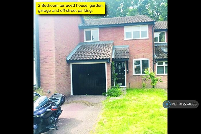 3 Bedroom Terraced House To Rent In Marshalls Close, London, N11