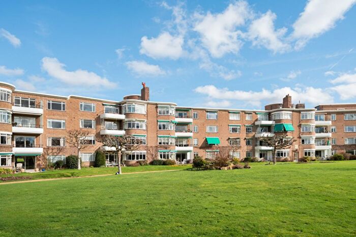 4 Bedroom Flat For Sale In Fairacres, Roehampton Lane, SW15