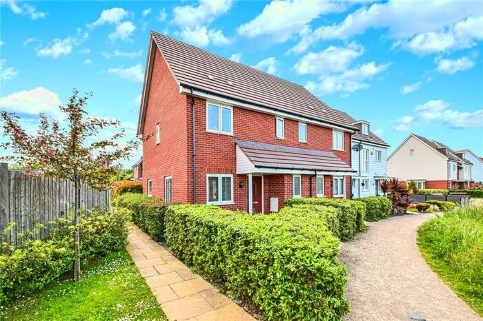 3 Bedroom End Of Terrace House To Rent In Ellingham View, Dartford, Kent, DA1