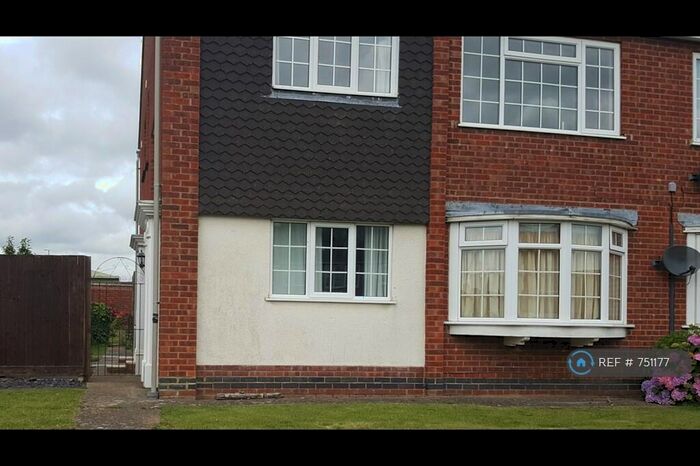 2 Bedroom Maisonette To Rent In Park Lane, Northampton, NN5