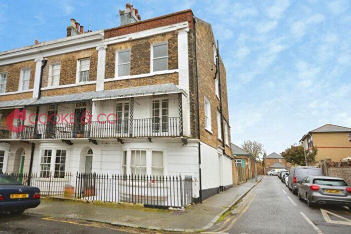 1 Bedroom Flat To Rent In Royal Road, Ramsgate, CT11