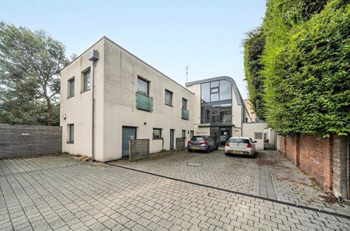 1 Bedroom Apartment For Sale In Lime Walk, Headington, Oxford, OX3