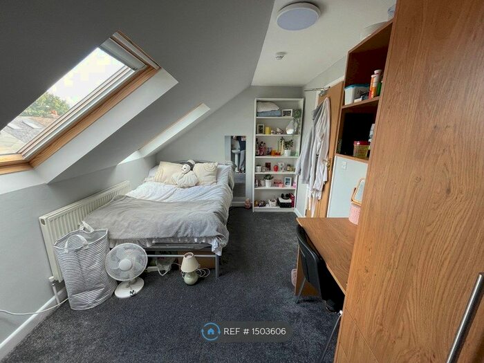 6 Bedroom Terraced House To Rent In Blenheim Road, Reading, RG1