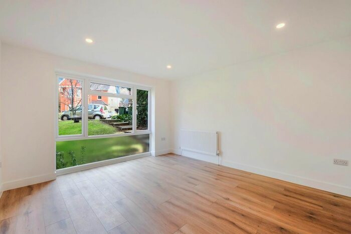 1 Bedroom Flat To Rent In Mill Road, Epsom, KT17