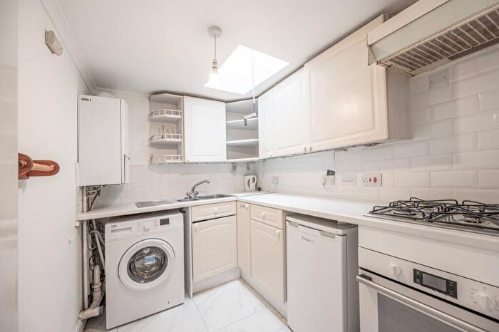 1 Bedroom Flat To Rent In Salisbury Road, High Barnet, Barnet, EN5