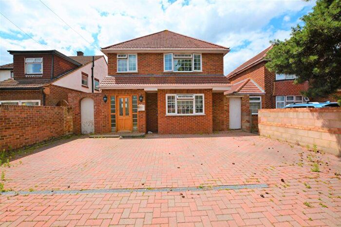 Studio To Rent In Albert Street, Slough, SL1