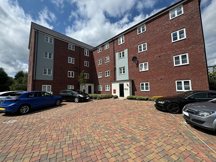 2 Bedroom Flat To Rent In Steel Avenue, West Bromwich, B70