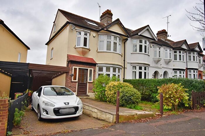 5 Bedroom End Of Terrace House For Sale In Forest Drive, Woodford Green, Essex., IG8